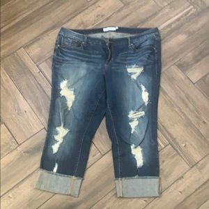 Cropped boyfriend jeans